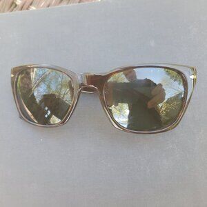 Persol 3058-s tortoiseshell with green lenses discontinued model